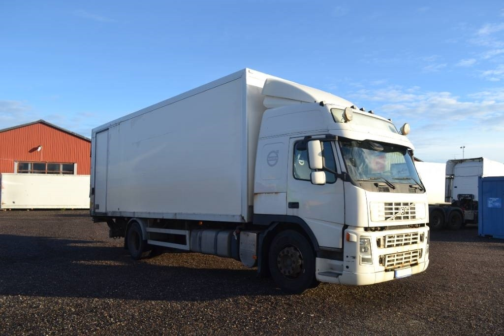 Volvo FM-340 4X2 Serie 1468 - Camion fourgon: photos 1 Volvo FM-340 4X2 Serie 1468 - Camion fourgon: photos 1