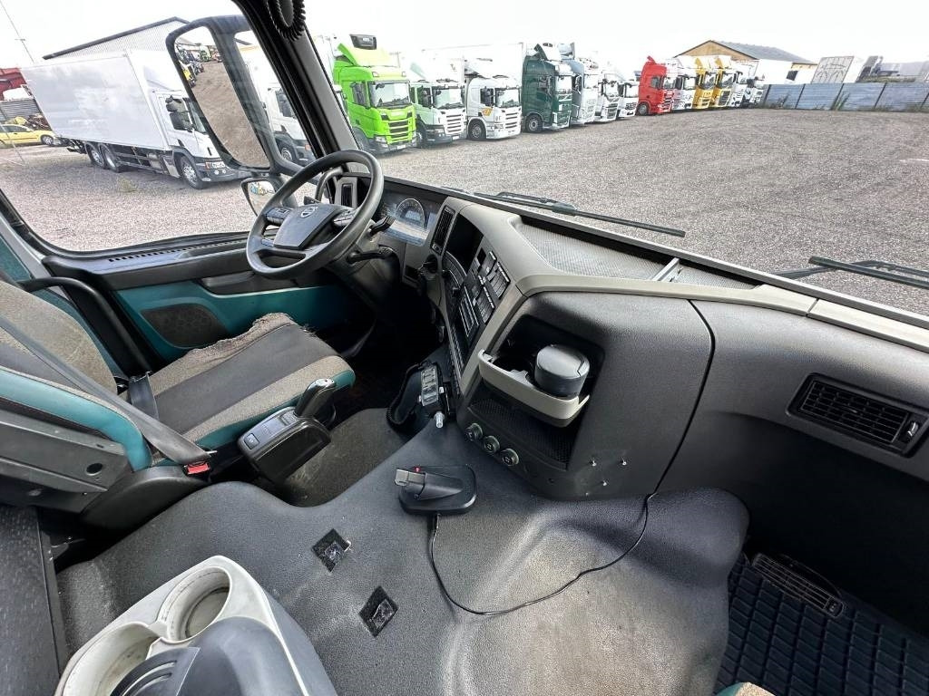 Volvo FM 6*2 370 serie 8607 - Camion malaxeur: photos 5 Volvo FM 6*2 370 serie 8607 - Camion malaxeur: photos 5