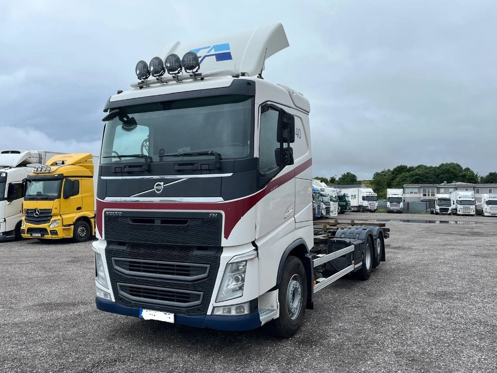 Volvo VOLVO FH 6*2 serie nr 3248 - Camion porte-conteneur/ Caisse mobile: photos 1 Volvo VOLVO FH 6*2 serie nr 3248 - Camion porte-conteneur/ Caisse mobile: photos 1