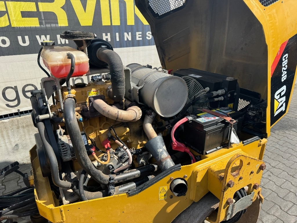 CAT CB 24 B - Rouleau compresseur: photos 3 CAT CB 24 B - Rouleau compresseur: photos 3