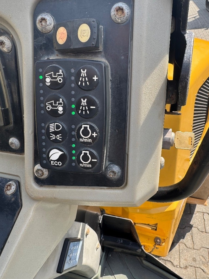 CAT CB 24 B - Rouleau compresseur: photos 4 CAT CB 24 B - Rouleau compresseur: photos 4