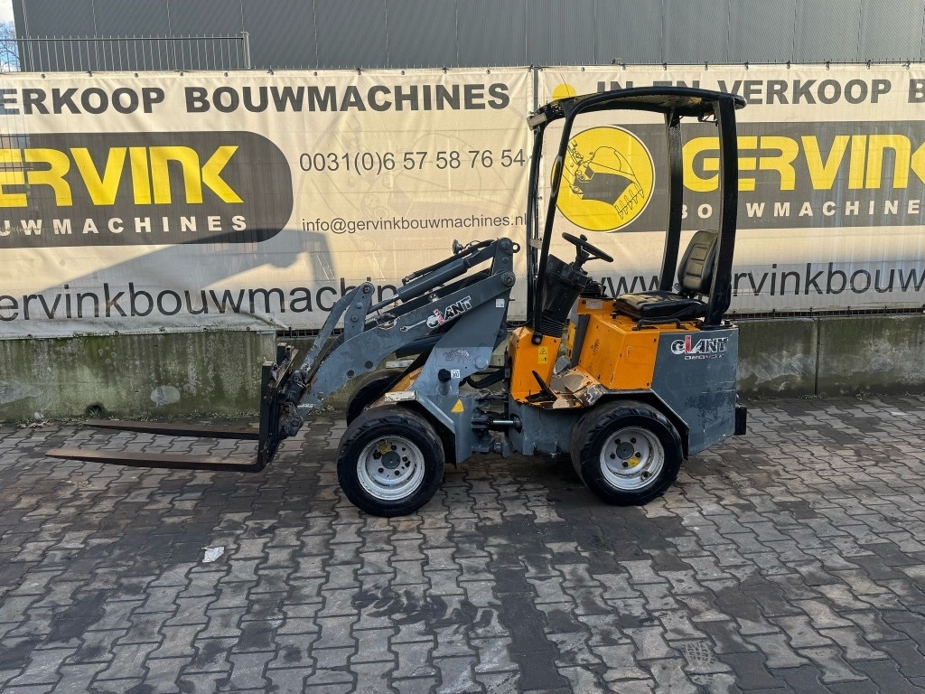 GiANT D 204 SW - Valet de ferme: photos 1 GiANT D 204 SW - Valet de ferme: photos 1