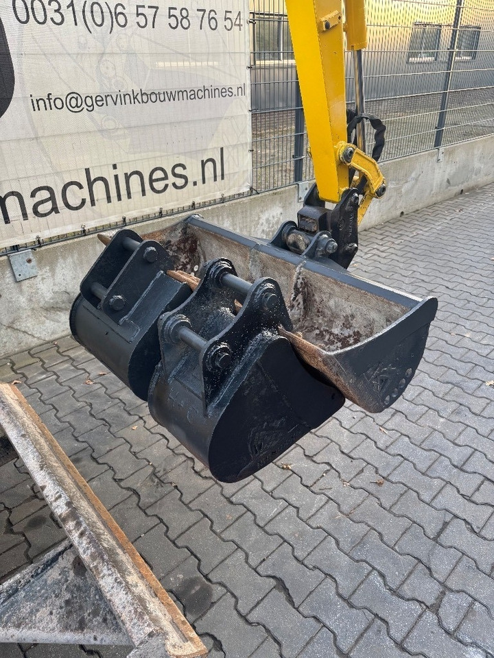 Komatsu PC 26 MR-3 - Mini pelle: photos 3 Komatsu PC 26 MR-3 - Mini pelle: photos 3