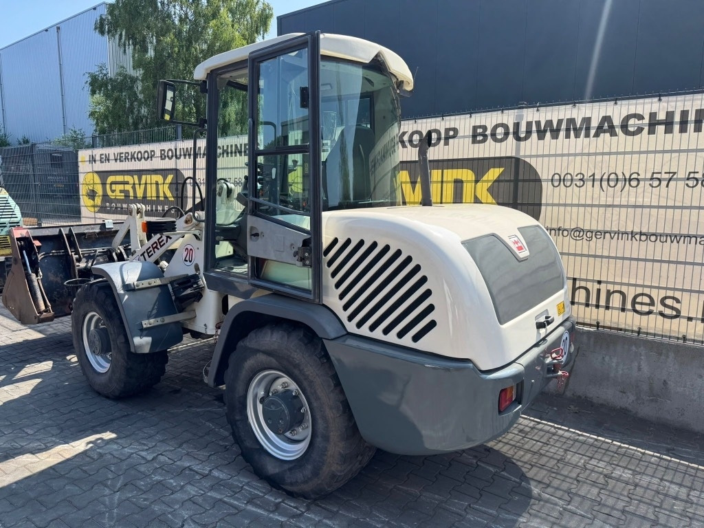 Terex TL 80 - Chargeuse sur pneus: photos 1 Terex TL 80 - Chargeuse sur pneus: photos 1