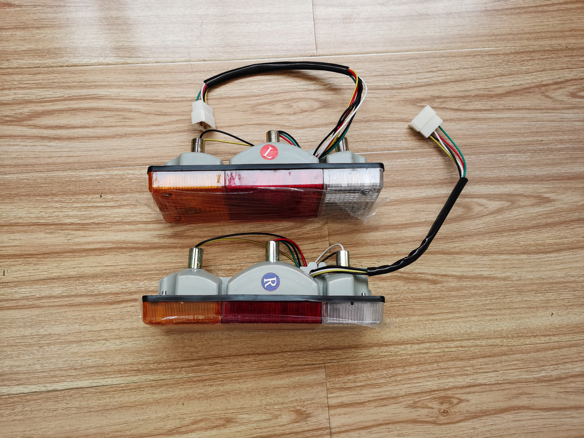Qingdao Promising Rear Combination Light for China Loader - Feu arrière pour Chargeuse sur pneus: photos 1 Qingdao Promising Rear Combination Light for China Loader - Feu arrière pour Chargeuse sur pneus: photos 1