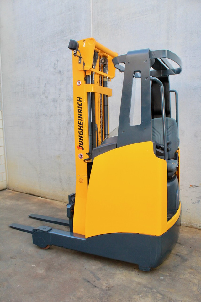 Jungheinrich ETV 110 560 DZ - Chariot à mât rétractable: photos 4 Jungheinrich ETV 110 560 DZ - Chariot à mât rétractable: photos 4