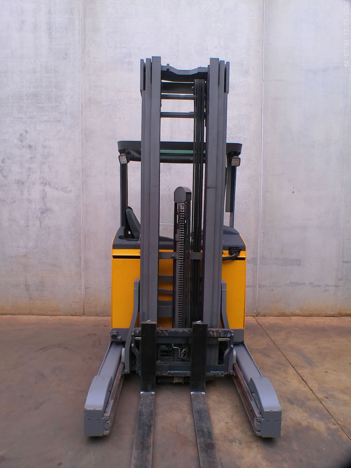 Jungheinrich ETV 214 650 DZ - Chariot à mât rétractable: photos 5 Jungheinrich ETV 214 650 DZ - Chariot à mât rétractable: photos 5