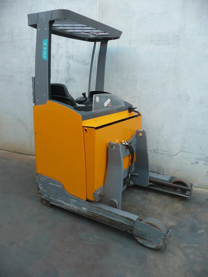 Jungheinrich ETV 214 KH 800 DZ - Chariot à mât rétractable: photos 1 Jungheinrich ETV 214 KH 800 DZ - Chariot à mât rétractable: photos 1