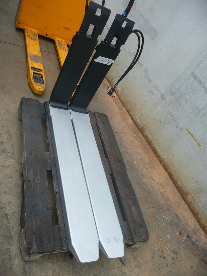 KAUP HORQUILLAS EXTENSIBLES 4.8T180CT - Fourches pour Matériel de manutention: photos 1 KAUP HORQUILLAS EXTENSIBLES 4.8T180CT - Fourches pour Matériel de manutention: photos 1