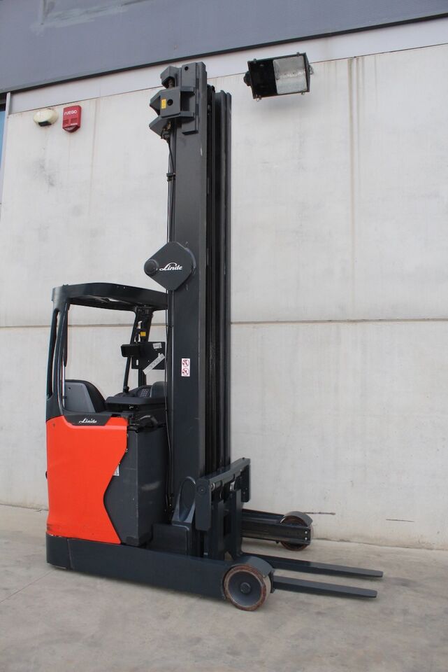 Linde R16HD - Chariot à mât rétractable: photos 1 Linde R16HD - Chariot à mât rétractable: photos 1