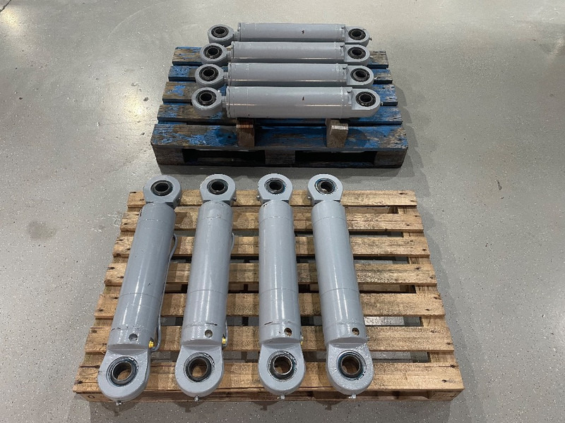 Menzi Muck Cilinders - Hydraulique pour Machine agricole: photos 1 Menzi Muck Cilinders - Hydraulique pour Machine agricole: photos 1