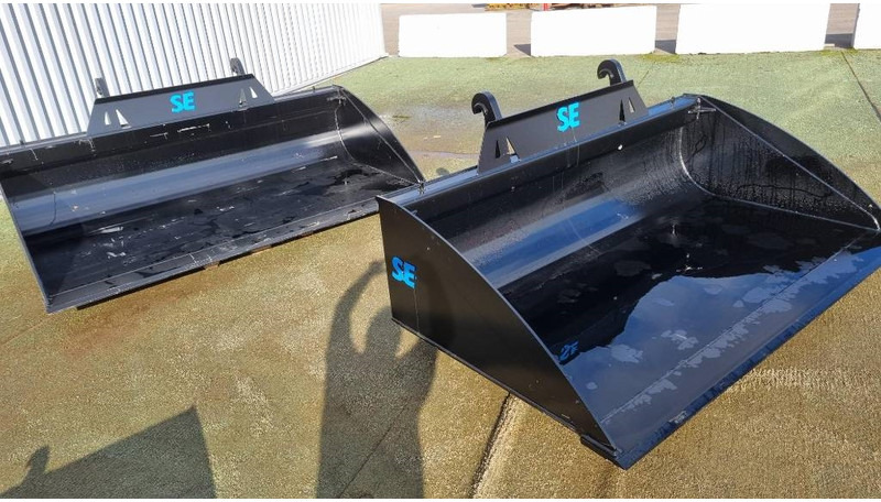 SE Equipment / Planeringsskopa / 2200 / 2400/ 2500 - Godet pour Engins de chantier: photos 3 SE Equipment / Planeringsskopa / 2200 / 2400/ 2500 - Godet pour Engins de chantier: photos 3