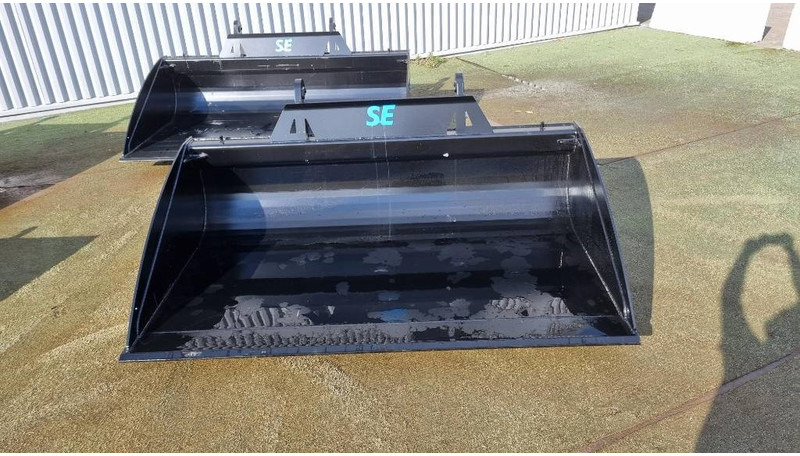 SE Equipment / Planeringsskopa / 2200 / 2400/ 2500 - Godet pour Engins de chantier: photos 5 SE Equipment / Planeringsskopa / 2200 / 2400/ 2500 - Godet pour Engins de chantier: photos 5