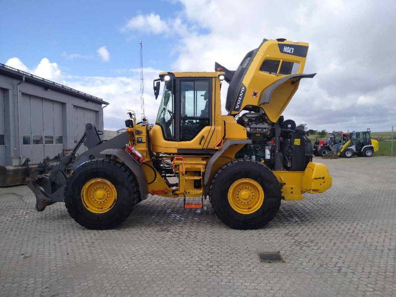 Volvo L 70 H - Chargeuse sur pneus: photos 1 Volvo L 70 H - Chargeuse sur pneus: photos 1