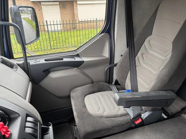 Camion à rideaux coulissants DAF LF 45 210 curtainslider open top roof steel transport MOT 04-2026: photos 20