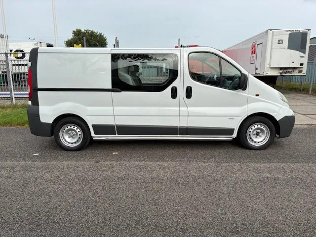 Opel Vivaro 2 2.0Cdti /84kW-E4 crew cab L2H1 - Fourgonnette, Utilitaire double cabine: photos 4 Opel Vivaro 2 2.0Cdti /84kW-E4 crew cab L2H1 - Fourgonnette, Utilitaire double cabine: photos 4
