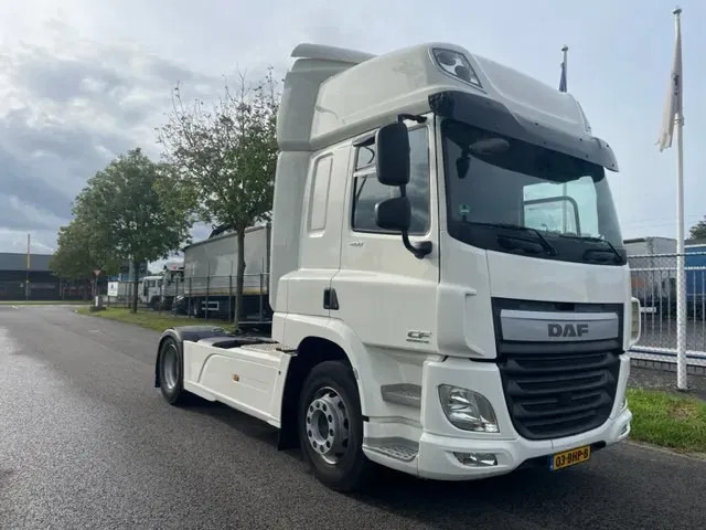 DAF CF 400 FT CF 400 Spacecab tractor head Top Condition - Tracteur routier: photos 3 DAF CF 400 FT CF 400 Spacecab tractor head Top Condition - Tracteur routier: photos 3