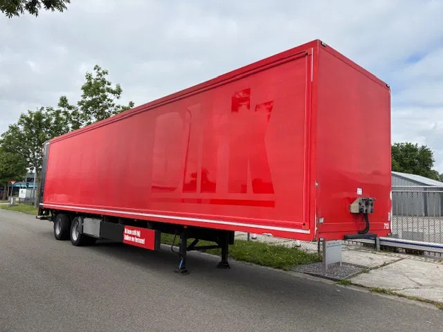 Vogelzang Closed box steering axle 2.5 ton taillift set batteries - Semi-remorque fourgon: photos 3 Vogelzang Closed box steering axle 2.5 ton taillift set batteries - Semi-remorque fourgon: photos 3