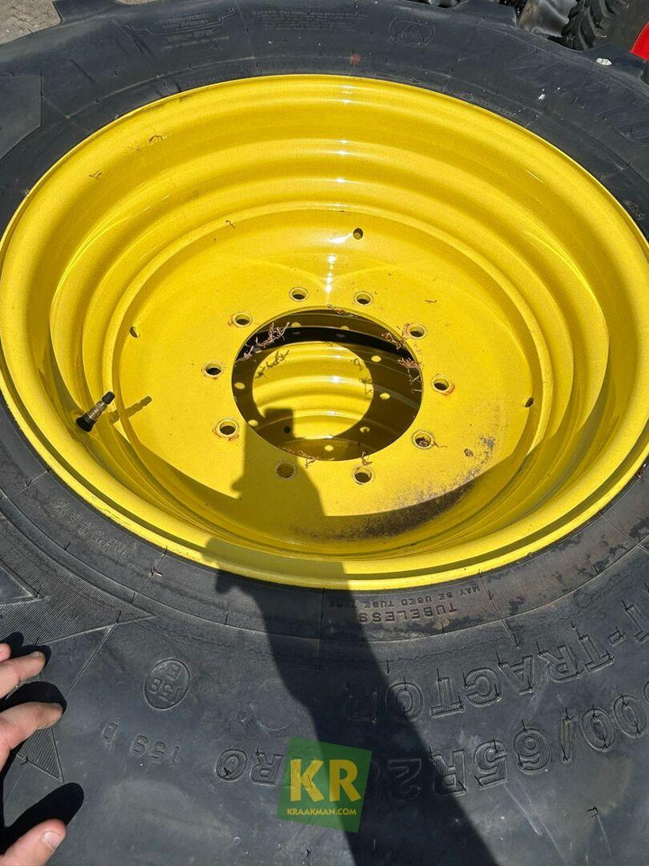 Banden Bridgestone Bridgestone - Roue complète pour Machine agricole: photos 1 Banden Bridgestone Bridgestone - Roue complète pour Machine agricole: photos 1