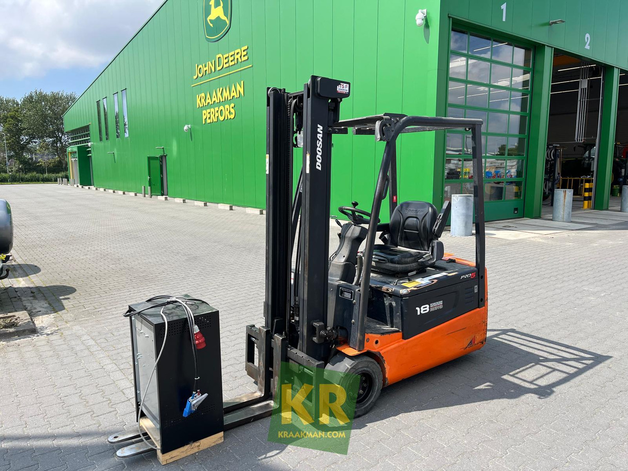 Doosan B18T - Chariot embarqué: photos 1 Doosan B18T - Chariot embarqué: photos 1