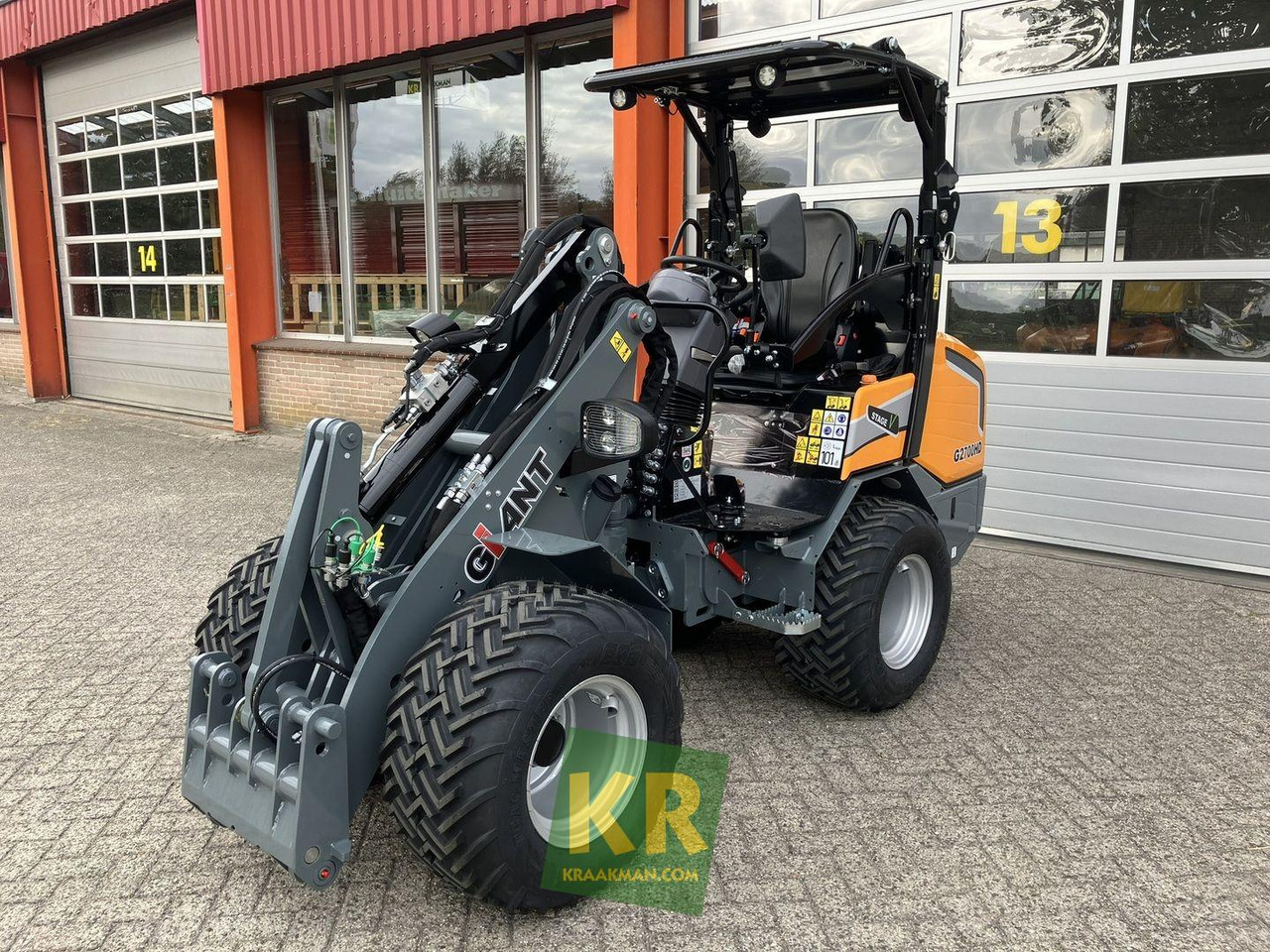 G2700 HD Giant - Valet de ferme: photos 1 G2700 HD Giant - Valet de ferme: photos 1