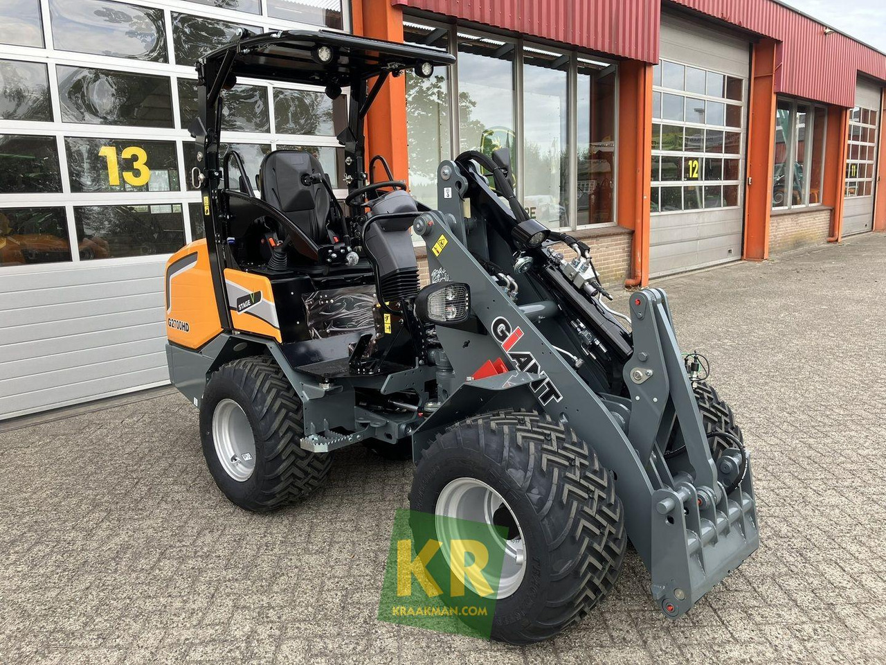 G2700 HD Giant - Valet de ferme: photos 2 G2700 HD Giant - Valet de ferme: photos 2
