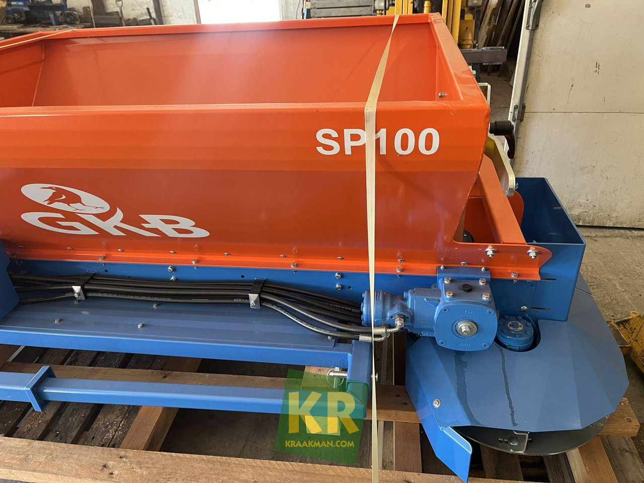 GKB Sandspreader - Epandeur de sable: photos 1 GKB Sandspreader - Epandeur de sable: photos 1