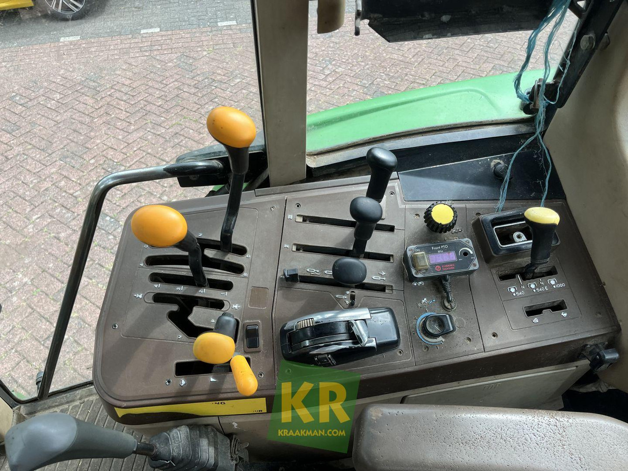John Deere 6110 - Tracteur agricole: photos 4 John Deere 6110 - Tracteur agricole: photos 4