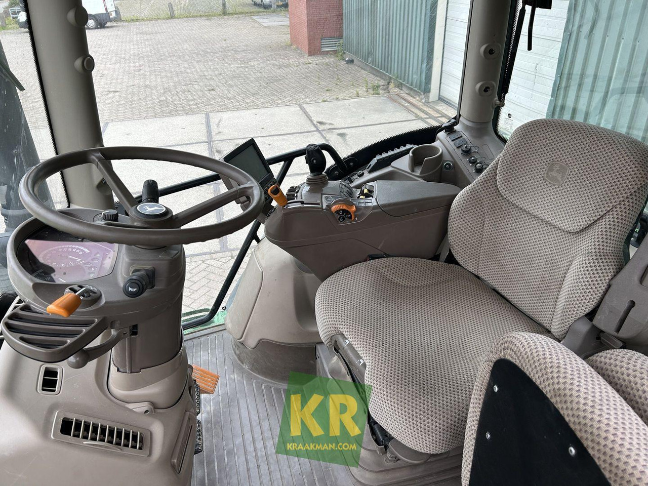 John Deere 6155R - Tracteur agricole: photos 4 John Deere 6155R - Tracteur agricole: photos 4