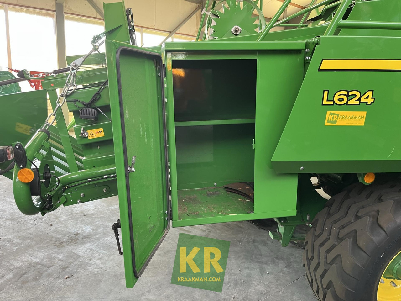 John Deere L624 - Presse à balles cubiques: photos 4 John Deere L624 - Presse à balles cubiques: photos 4