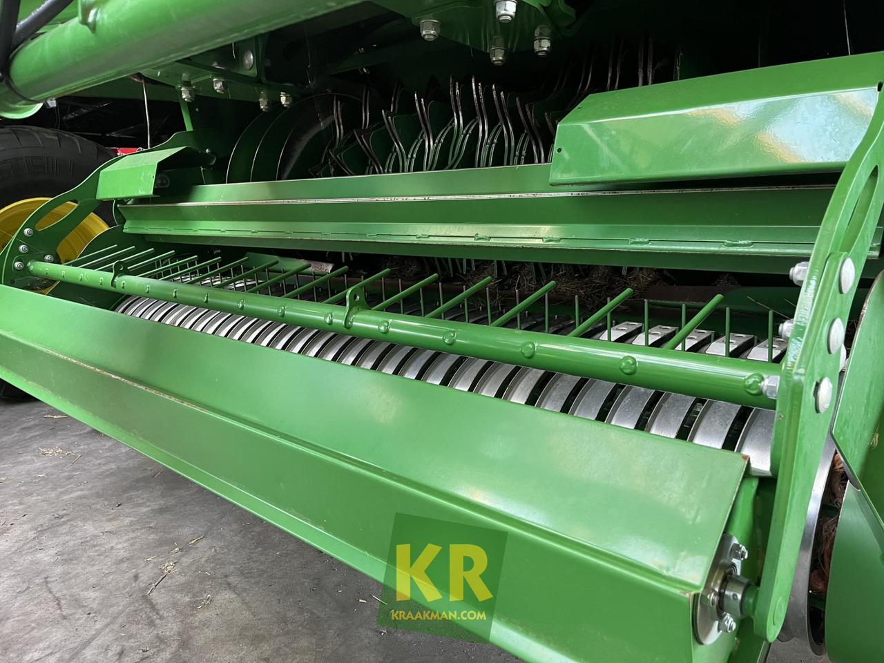 John Deere L624 - Presse à balles cubiques: photos 5 John Deere L624 - Presse à balles cubiques: photos 5