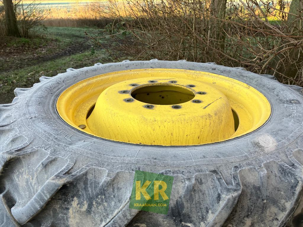 Onbekend merk 12.4R32 - Roue complète pour Machine agricole: photos 1 Onbekend merk 12.4R32 - Roue complète pour Machine agricole: photos 1