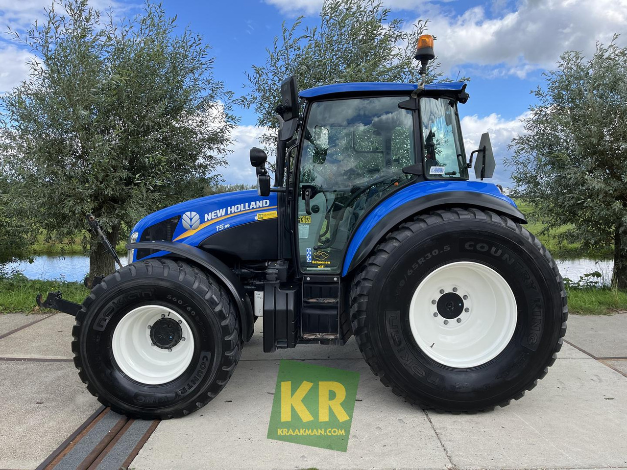T5.95 New Holland - Tracteur agricole: photos 2 T5.95 New Holland - Tracteur agricole: photos 2