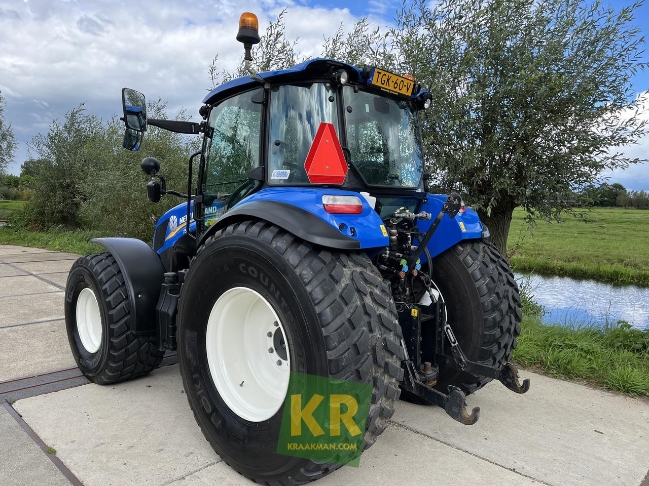 T5.95 New Holland - Tracteur agricole: photos 3 T5.95 New Holland - Tracteur agricole: photos 3