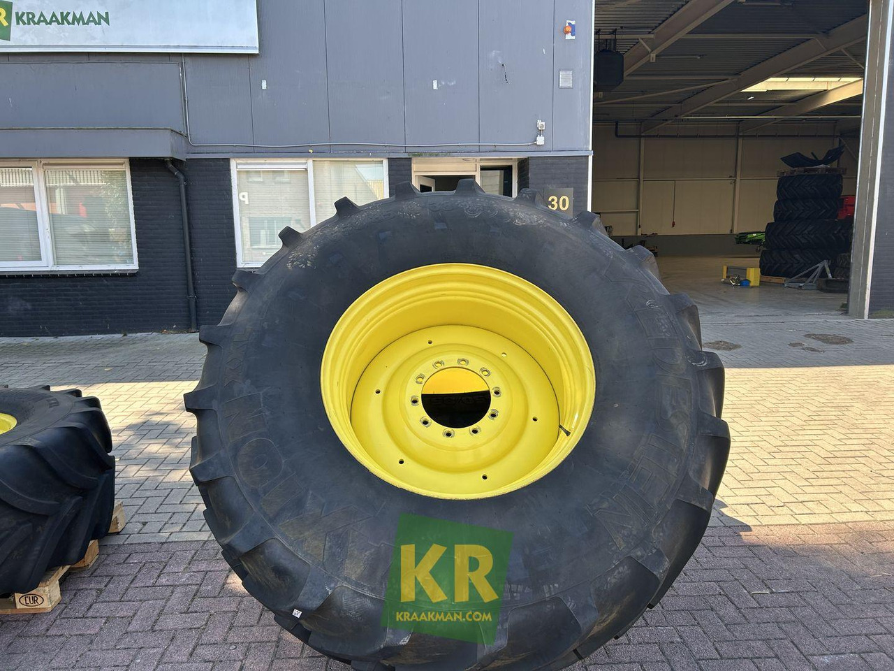 Vredestein Banden Vredestein - Roue complète pour Machine agricole: photos 2 Vredestein Banden Vredestein - Roue complète pour Machine agricole: photos 2