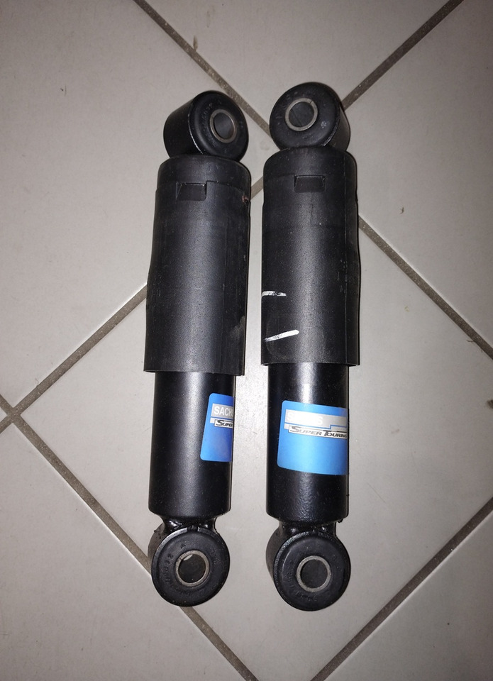 AMORTYZATOR KABINY 106323 SACHS 6733170203 6733170303 MERCEDES 814 817 1114 1117 1314 LK/LN2 - Suspension de cabine: photos 1 AMORTYZATOR KABINY 106323 SACHS 6733170203 6733170303 MERCEDES 814 817 1114 1117 1314 LK/LN2 - Suspension de cabine: photos 1