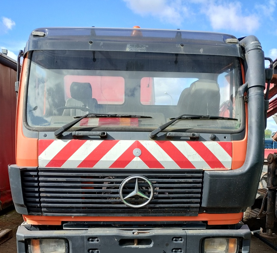 KABINA MERCEDES 1217 1417 1617 1820 1824 1827 - Cabine et intérieur: photos 3 KABINA MERCEDES 1217 1417 1617 1820 1824 1827 - Cabine et intérieur: photos 3