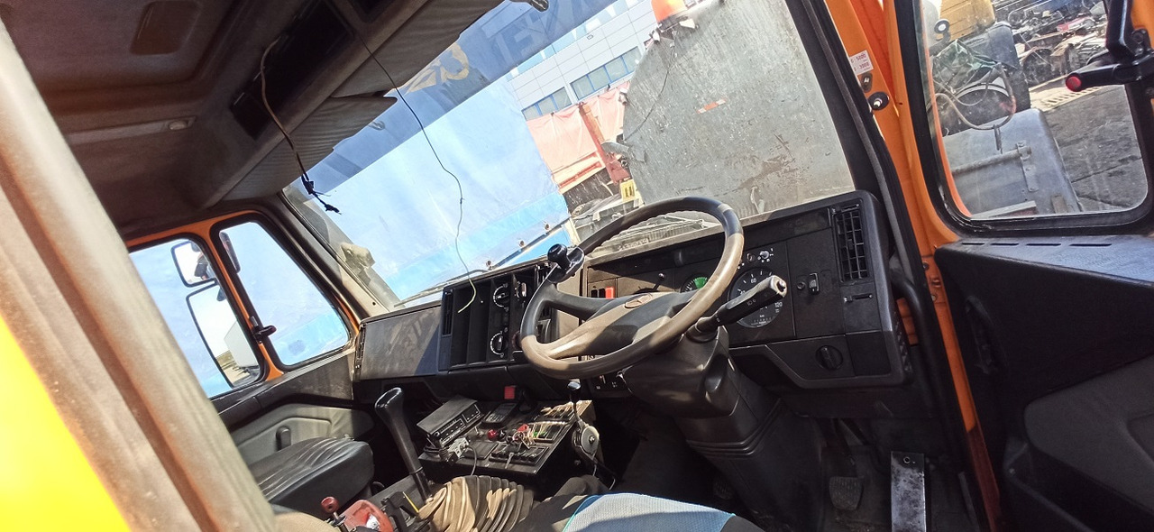 KABINA MERCEDES 1217 1417 1617 1820 1824 1827 - Cabine et intérieur: photos 5 KABINA MERCEDES 1217 1417 1617 1820 1824 1827 - Cabine et intérieur: photos 5