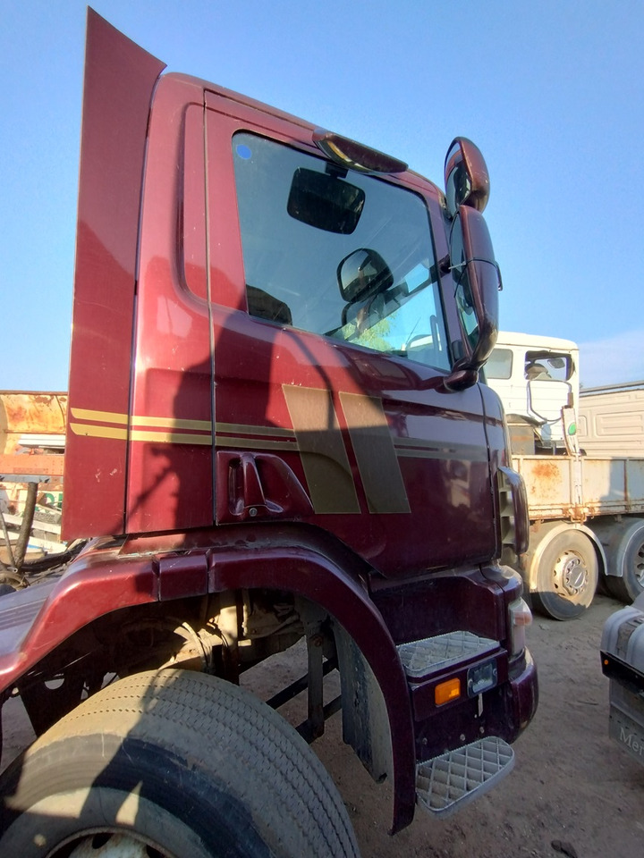 KABINA Scania 94 114 124 - Cabine et intérieur: photos 3 KABINA Scania 94 114 124 - Cabine et intérieur: photos 3