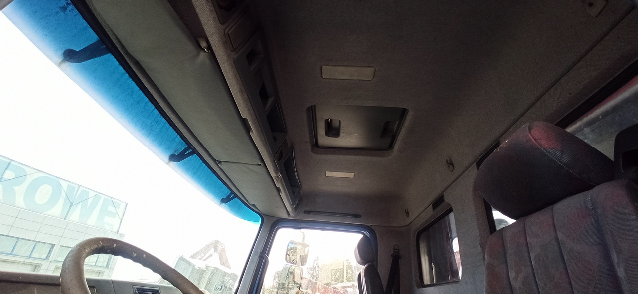 MERCEDES-BENZ Actros MP1 1831 1835 1840 1843 Low tunnel - Cabine pour Camion: photos 4 MERCEDES-BENZ Actros MP1 1831 1835 1840 1843 Low tunnel - Cabine pour Camion: photos 4