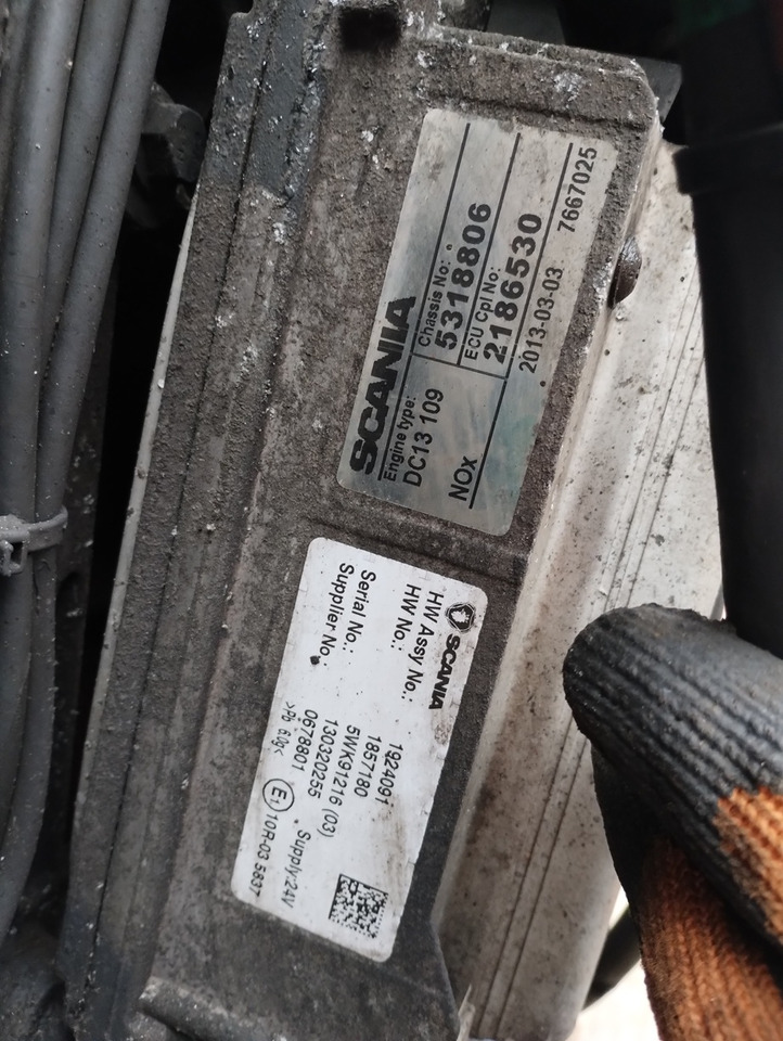 SCANIA STEROWNIK SILNIKA DC13 109 L01 R 440 EURO 6 E6 2186530 1924091 1857180 - Bloc de gestion: photos 1 SCANIA STEROWNIK SILNIKA DC13 109 L01 R 440 EURO 6 E6 2186530 1924091 1857180 - Bloc de gestion: photos 1