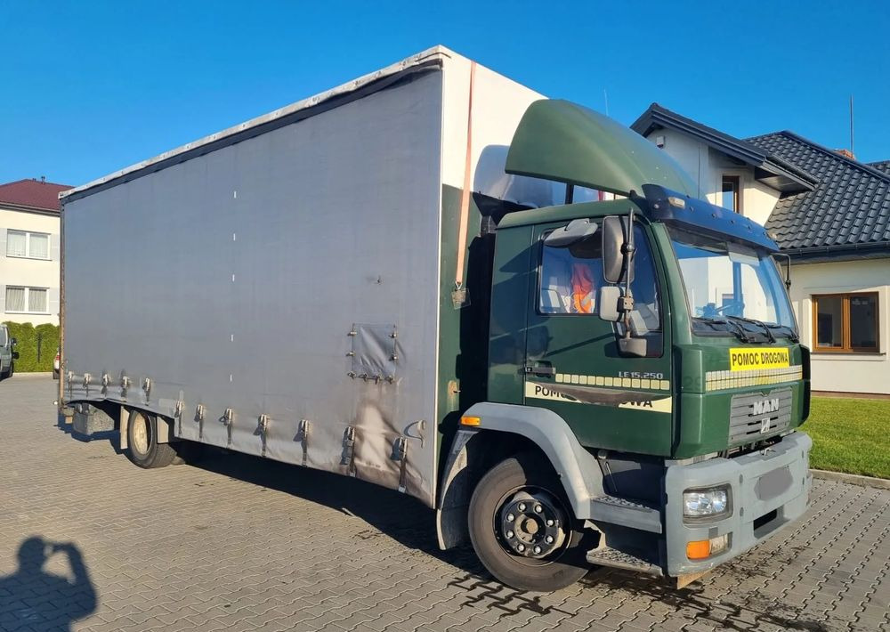 MAN LE 15 220 - Remorqueuse: photos 3 MAN LE 15 220 - Remorqueuse: photos 3