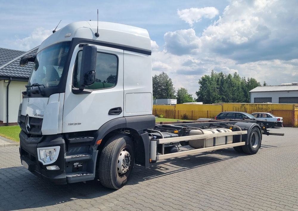 Mercedes-Benz Actros 1836 - Camion à rideaux coulissants: photos 1 Mercedes-Benz Actros 1836 - Camion à rideaux coulissants: photos 1
