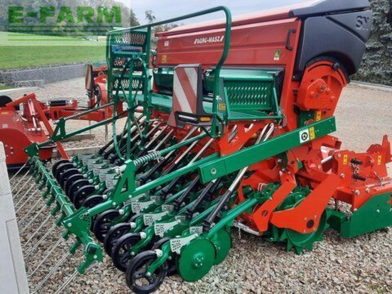Agro-Masz sn 301 - Semoir: photos 3 Agro-Masz sn 301 - Semoir: photos 3