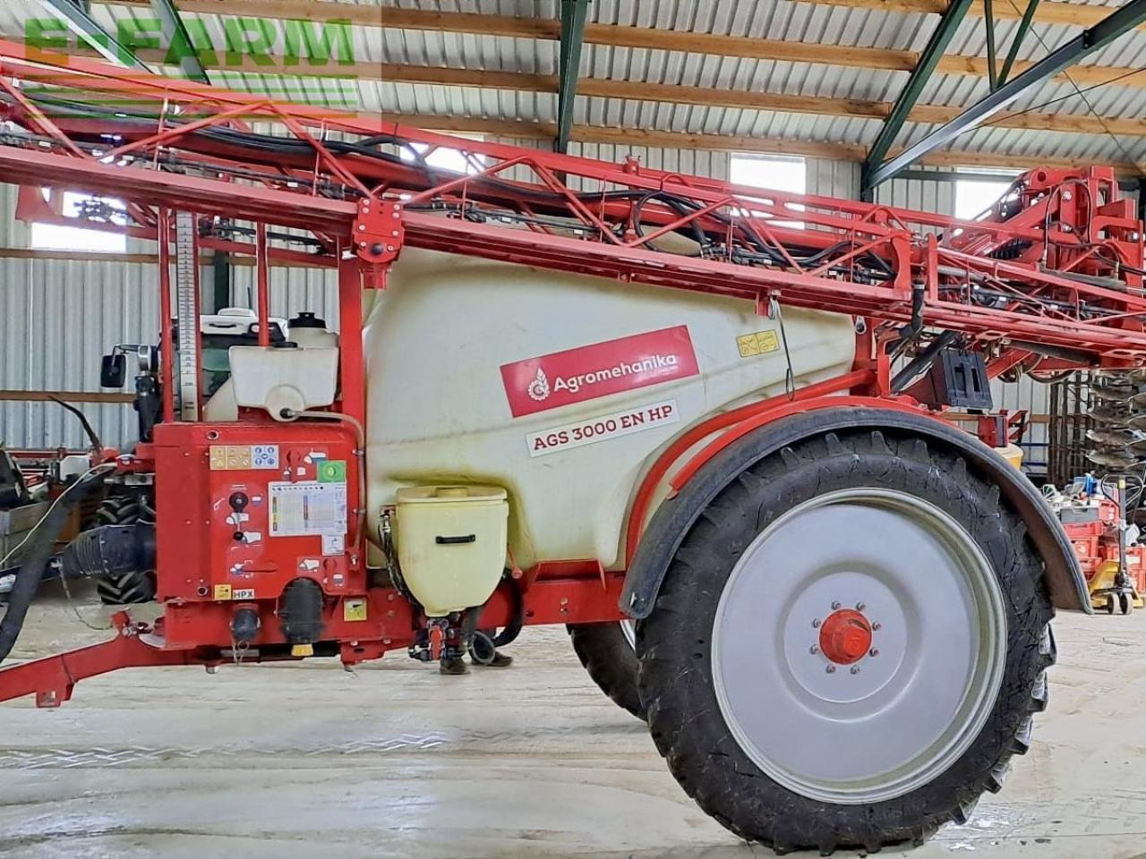 Agromehanika ags 3000 en - Pulvérisateur traîné: photos 3 Agromehanika ags 3000 en - Pulvérisateur traîné: photos 3