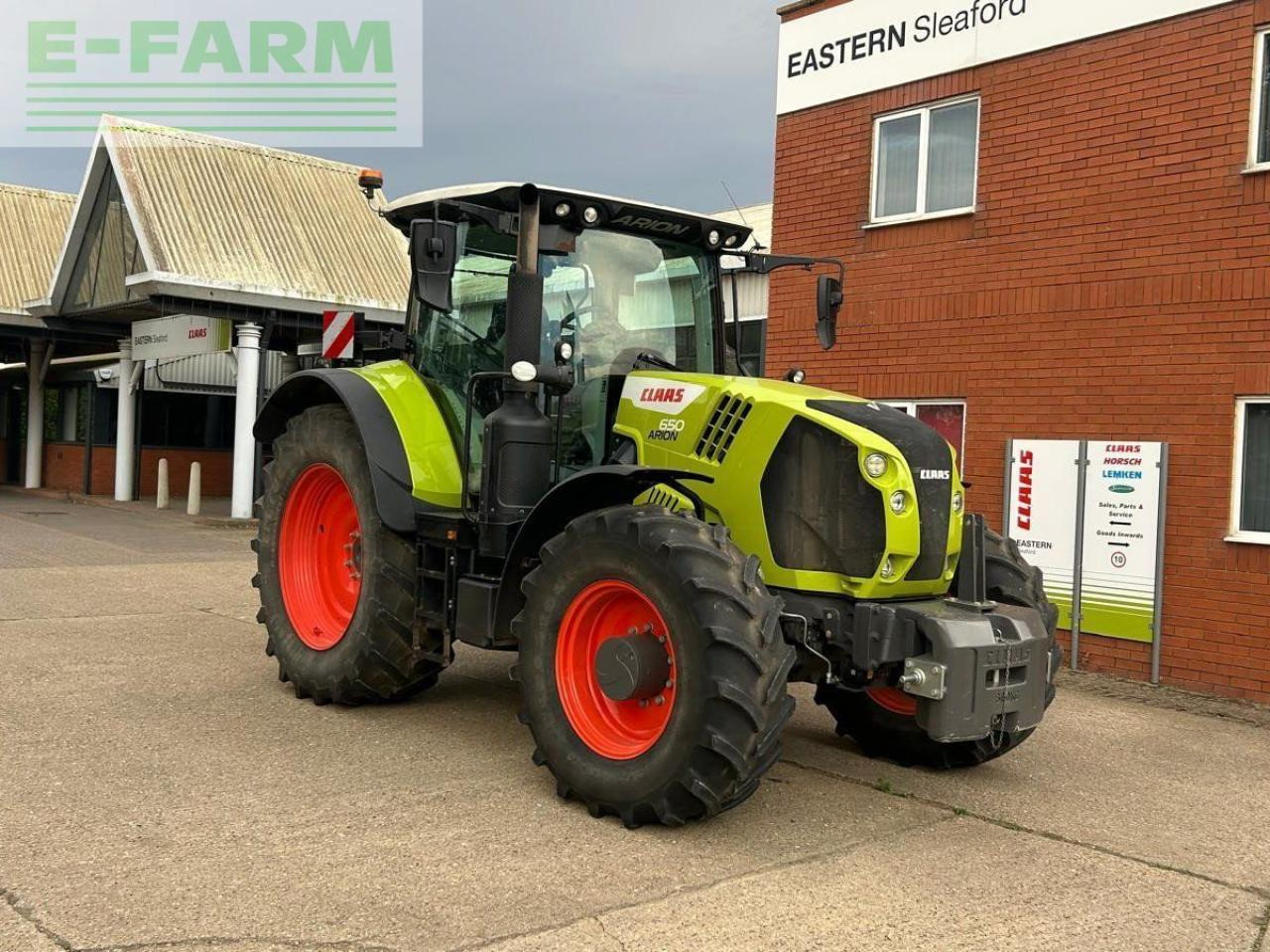 CLAAS ARION 650 HEXASHIFT - STAGE V CEBIS 50K HEXASHIFT CEBIS - Tracteur agricole: photos 4 CLAAS ARION 650 HEXASHIFT - STAGE V CEBIS 50K HEXASHIFT CEBIS - Tracteur agricole: photos 4