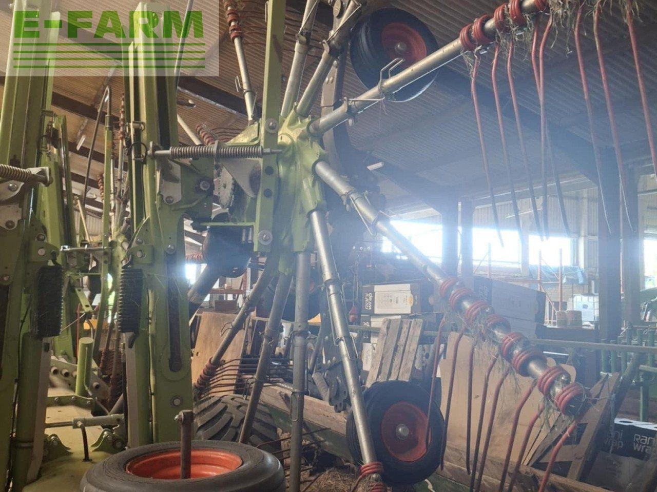 CLAAS LINER 4800 - Faneuse: photos 2 CLAAS LINER 4800 - Faneuse: photos 2