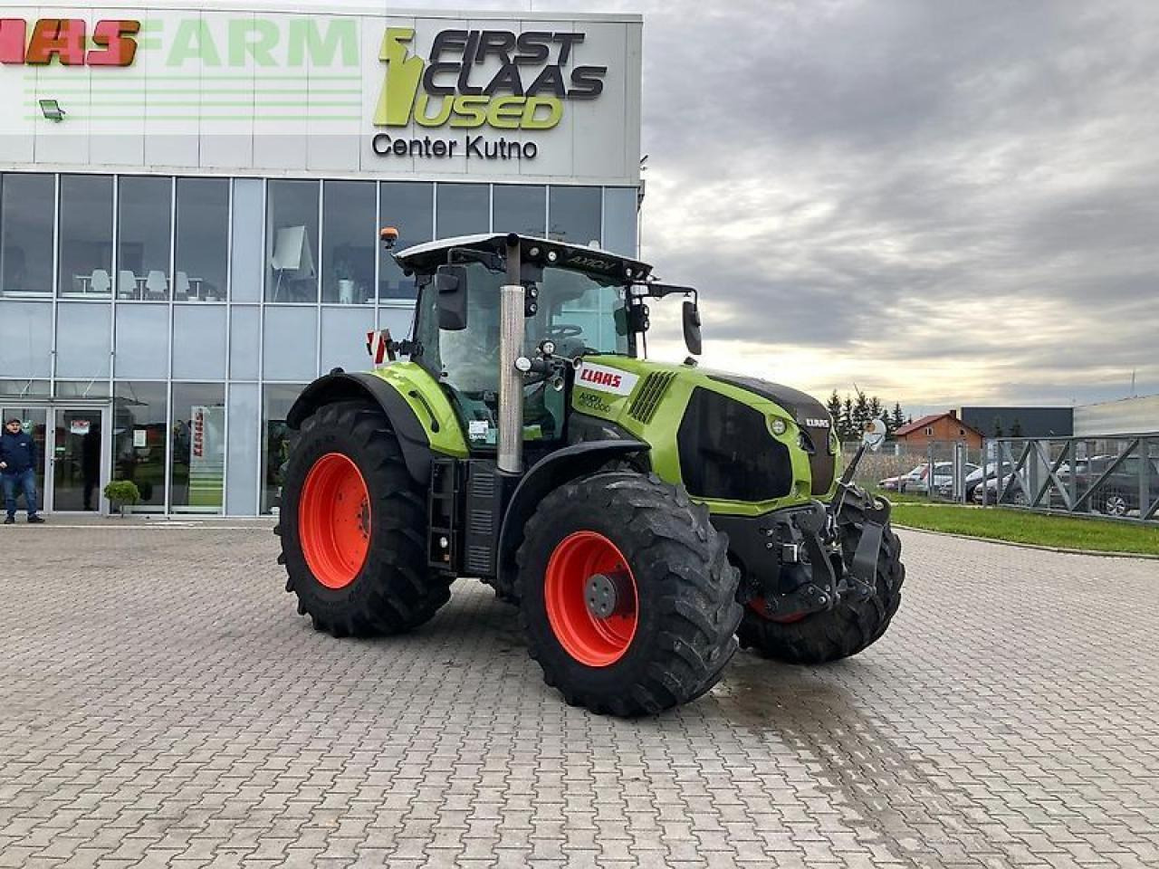 CLAAS axion 870 - Tracteur agricole: photos 1 CLAAS axion 870 - Tracteur agricole: photos 1