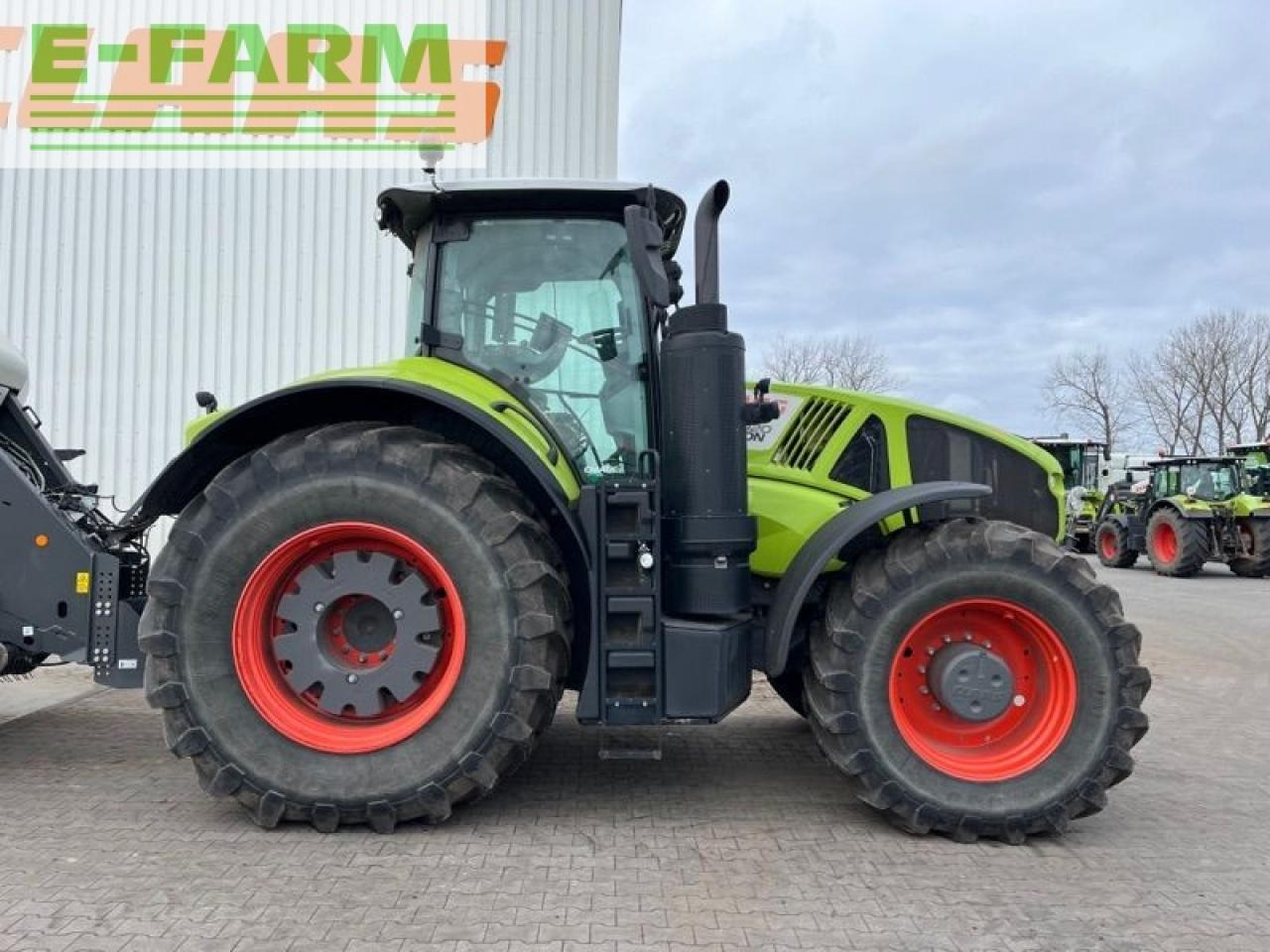 CLAAS axion 920 cmatic cebis CMATIC CEBIS - Tracteur agricole: photos 1 CLAAS axion 920 cmatic cebis CMATIC CEBIS - Tracteur agricole: photos 1