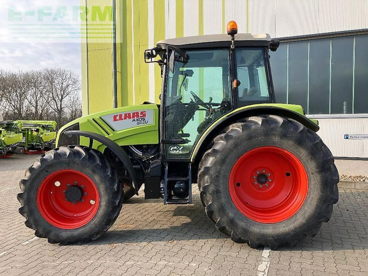 CLAAS axos 340 cx CX - Tracteur agricole: photos 2 CLAAS axos 340 cx CX - Tracteur agricole: photos 2